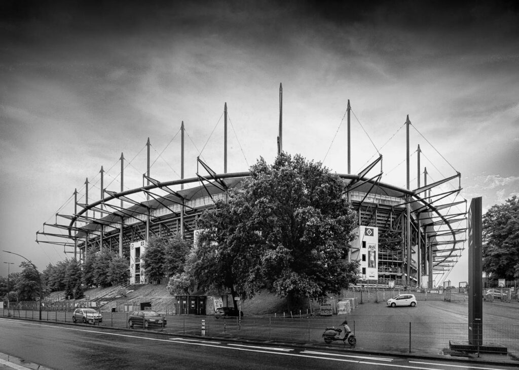 Das Hamburger Volksparkstadion, Hei,Heimspielstadion des HSV.